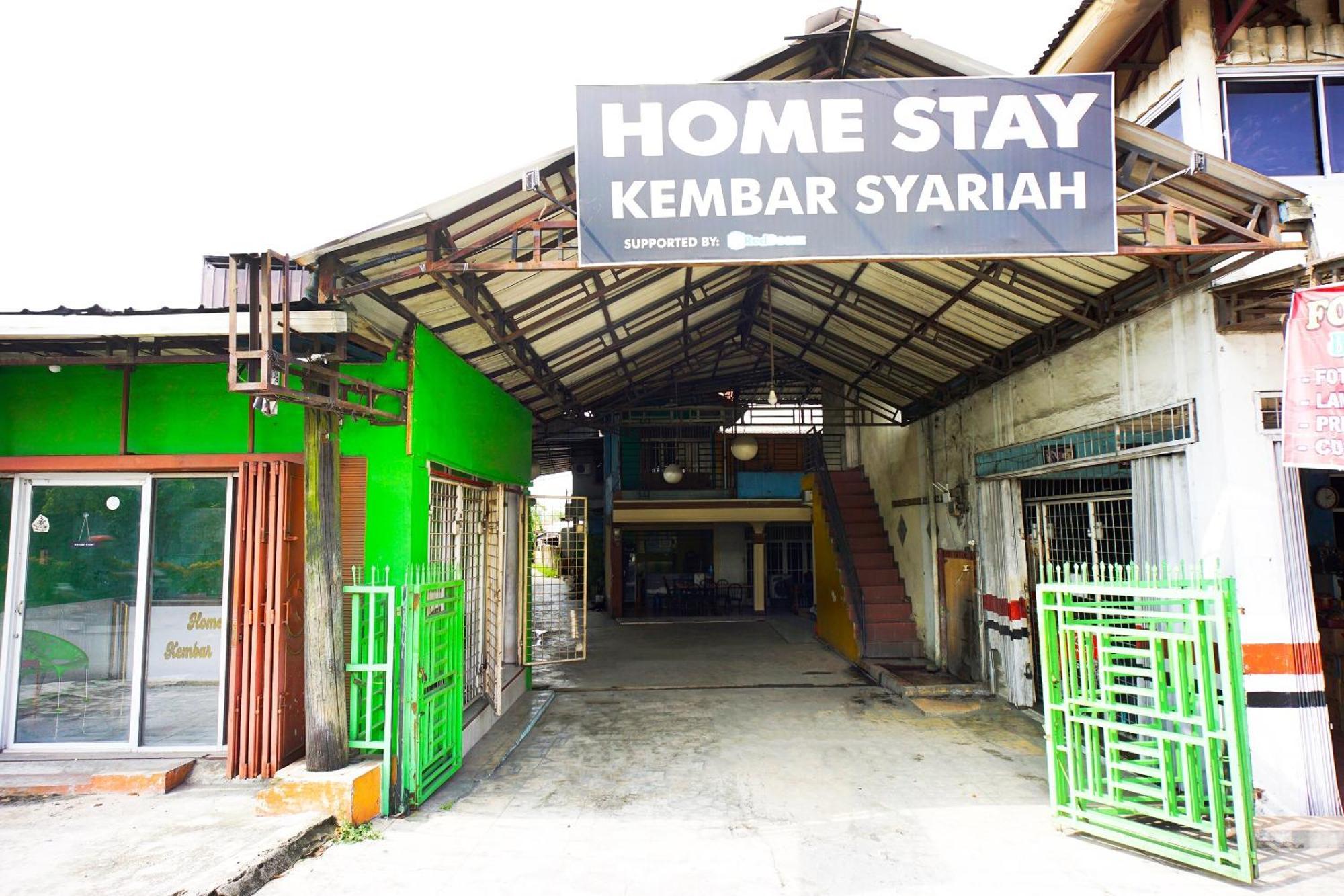 Oyo 93071 Home Stay Kembar Syariah Binjai Exterior foto